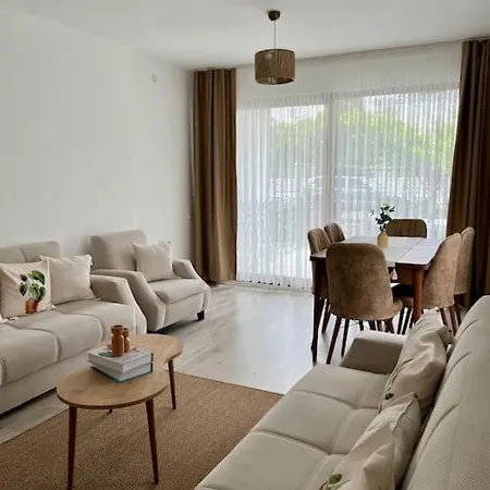Guel Homes: Denize Yakin Merkezi Modern Ev 아파트 *