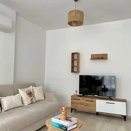Apartment Guel Homes: Denize Yakin Merkezi Modern Ev