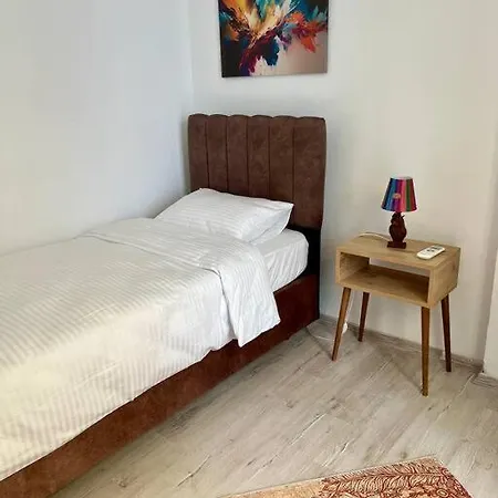 Guel Homes: Denize Yakin Merkezi Modern Ev *